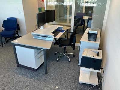 Overview picture of Desk set up